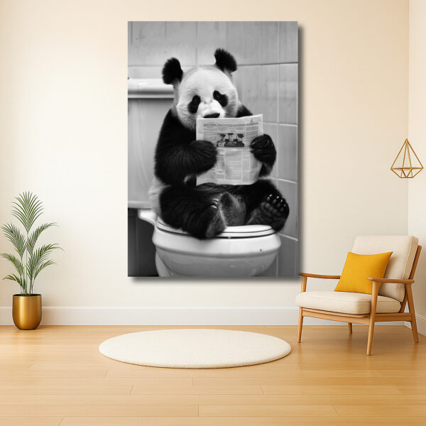 Panda leest krant op toilet