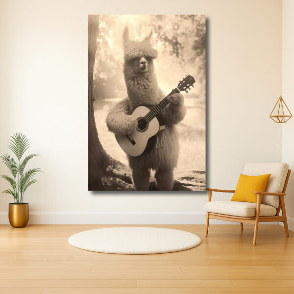 Lama met gitaar in het bos