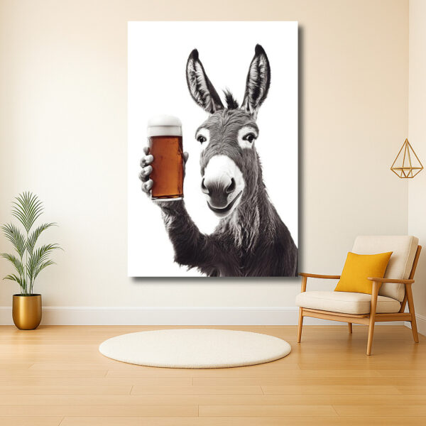 Vrolijke ezel heft een bierglas