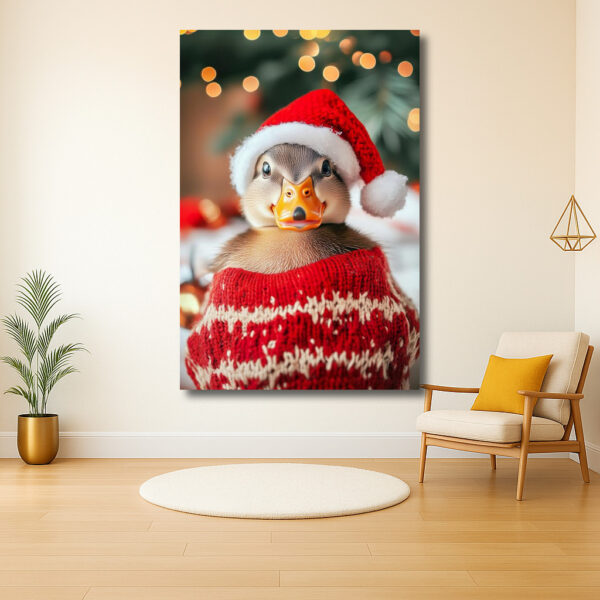 Eend met kerstmuts in trui