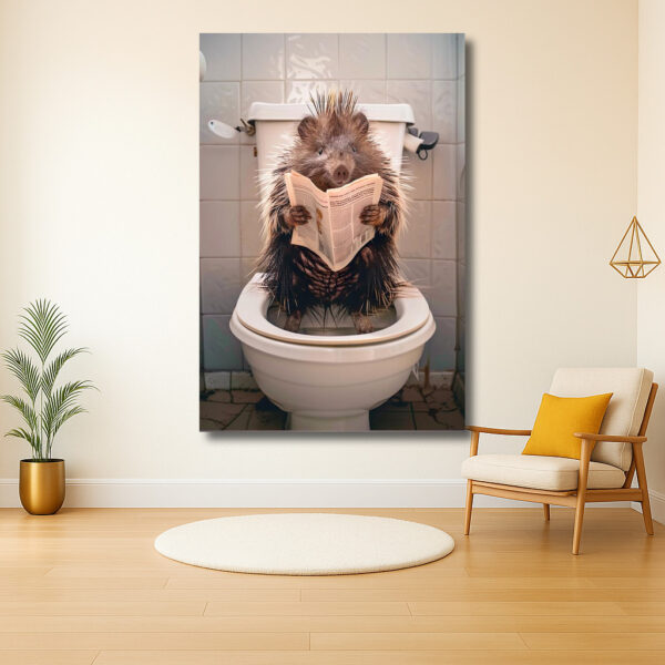 Egel op het toilet met krant