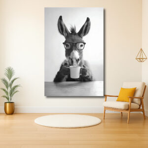 Ezel met bril en kop koffie