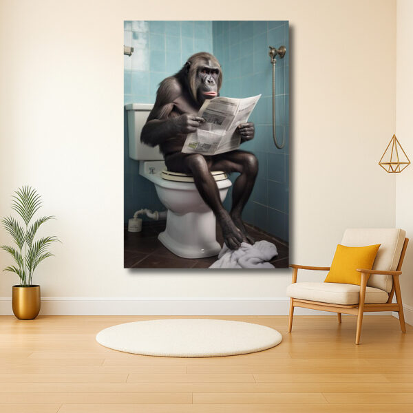 Gorilla leest krant op toilet