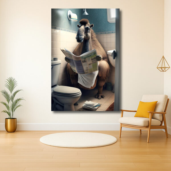Kameel met krant in de badkamer