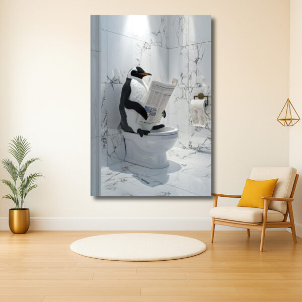 Pinguïn met krant in marmeren badkamer