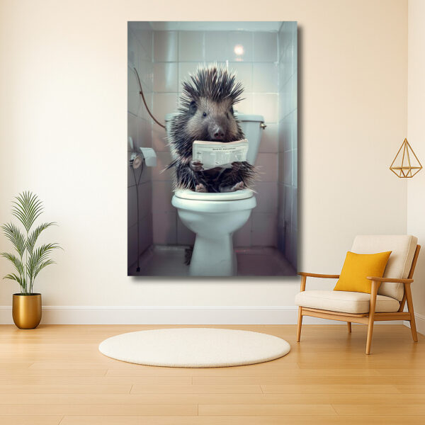 Egel met krant op het toilet