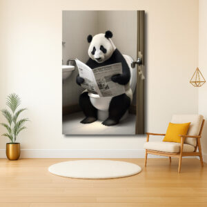 Panda op het toilet met een krant