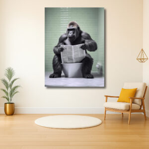 Gorilla leest krant op toilet