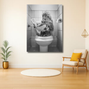 Egel met de krant op het toilet