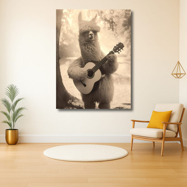 Lama met gitaar in het bos