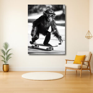 Aap op een skateboard met zonnebril