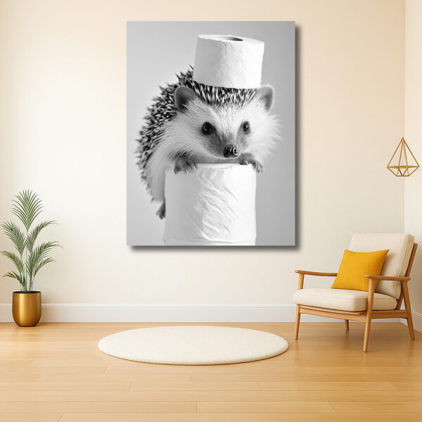 Egel met toiletpapierhoed