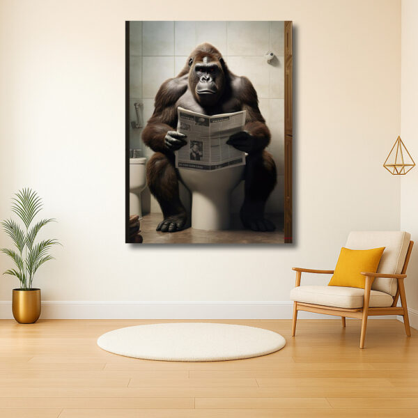 Gorilla leest krant op toilet