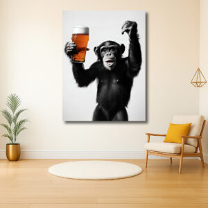 Jubelvierende aap met bierglas