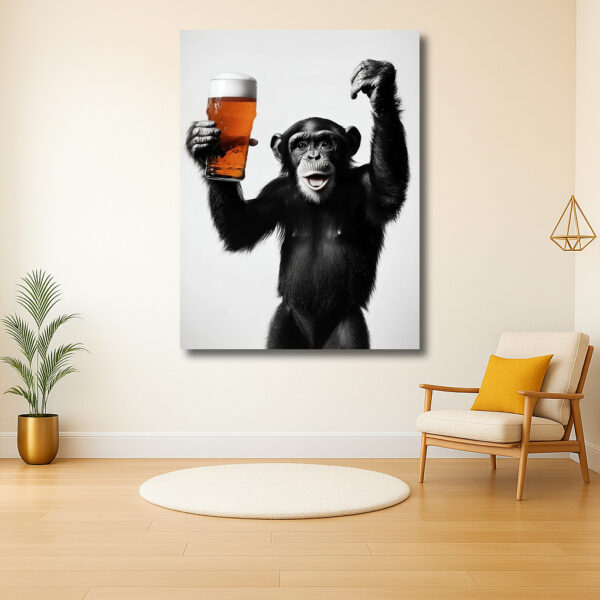 Jubelvierende aap met bierglas