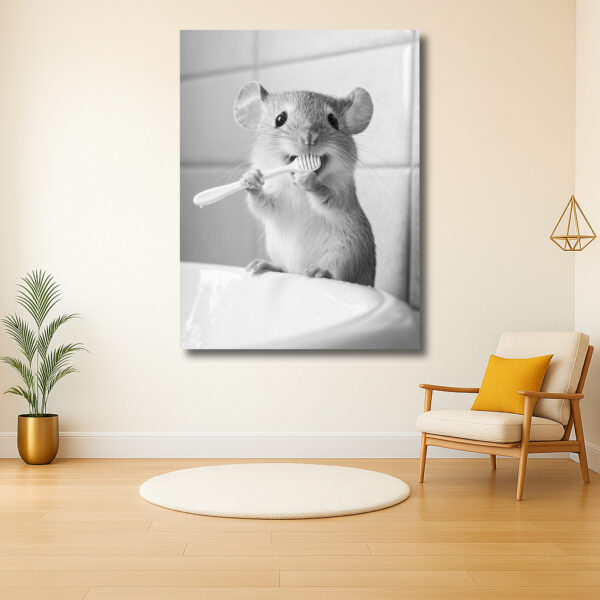 Muis met Tandenborstel in de Badkamer