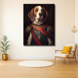 Hond in koninklijke kledij