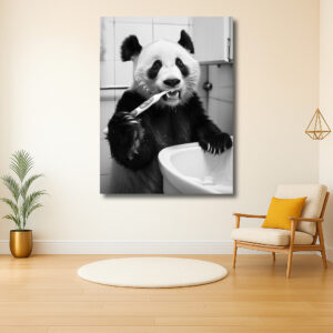 Panda poetst zijn tanden voor de spiegel