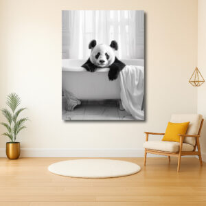 Panda in bad met zijden gordijnen