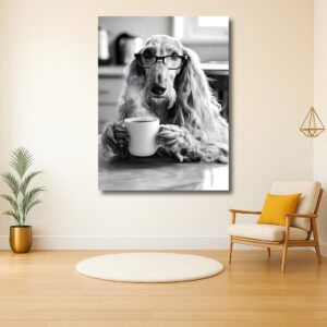 Hond met bril geniet van koffie