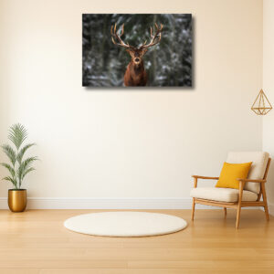 Majestueuze hert in winterlandschap